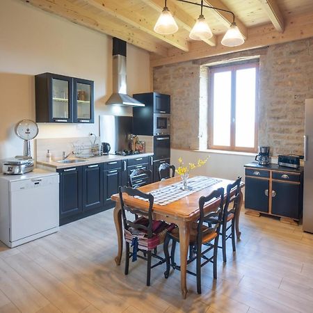 Appartement De Charme Dans Une Maison Isolee Presilly (Jura) Exterior foto
