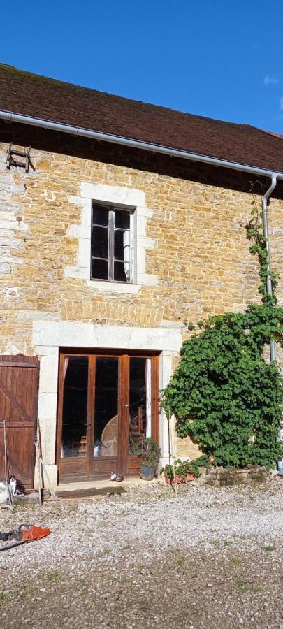 Appartement De Charme Dans Une Maison Isolee Presilly (Jura) Exterior foto
