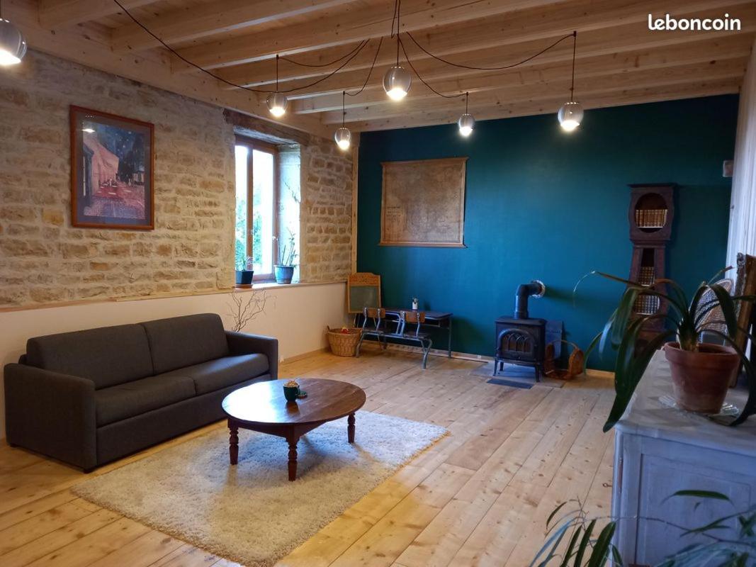 Appartement De Charme Dans Une Maison Isolee Presilly (Jura) Exterior foto