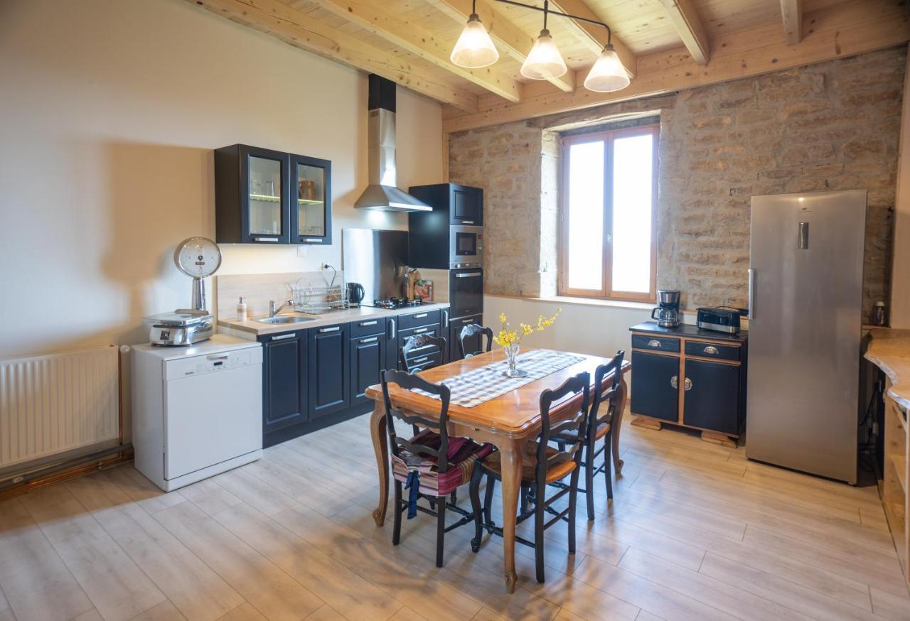 Appartement De Charme Dans Une Maison Isolee Presilly (Jura) Exterior foto